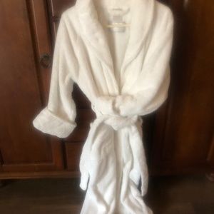 Women's or mens white bath robe